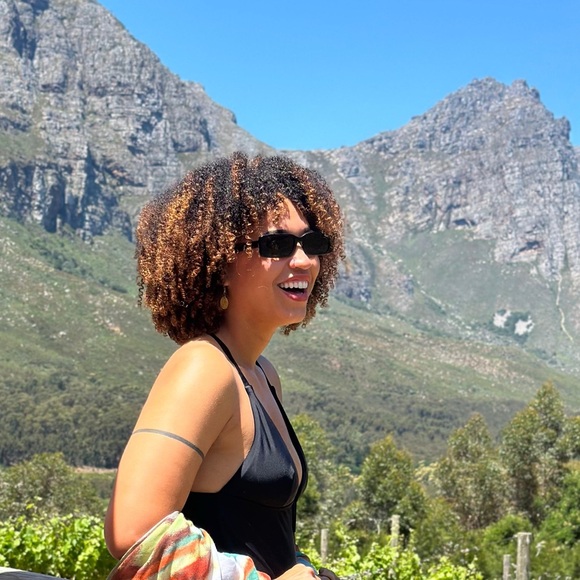 Meet your Posher, Posh - Picture 1 of 1